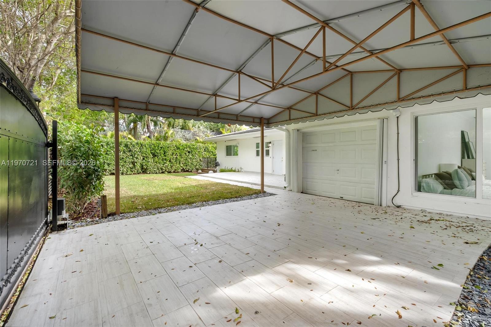 1001 NE 86th St, Miami FL 33138