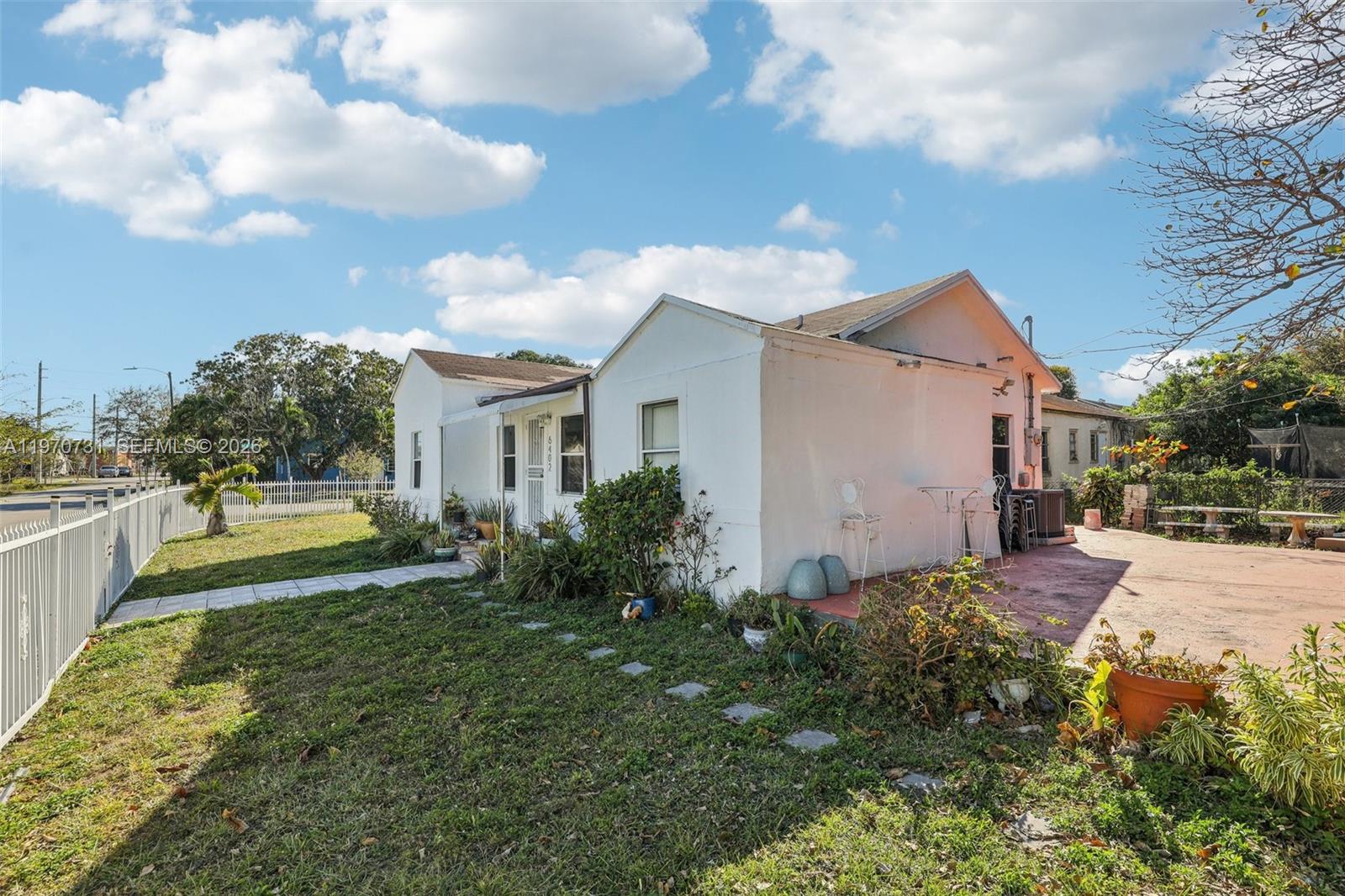 6402 NW 8th Ave, Miami FL 33150