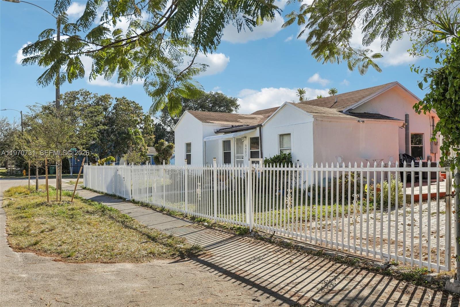 6402 NW 8th Ave, Miami FL 33150