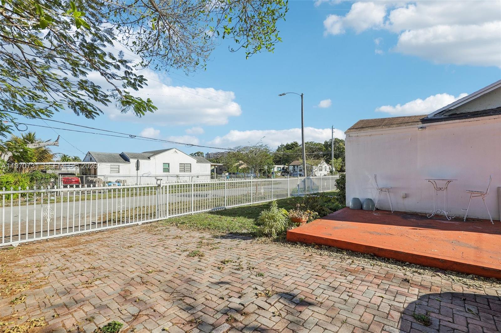 6402 NW 8th Ave, Miami FL 33150