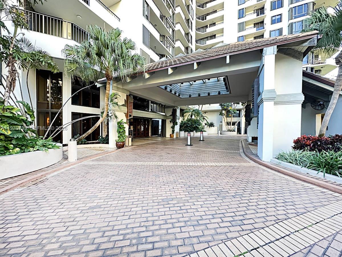 520 Brickell Key Dr #A1912, Miami FL 33131