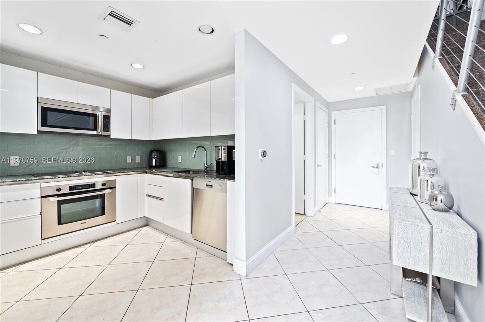 1050 Brickell Ave #1014, Miami FL 33131