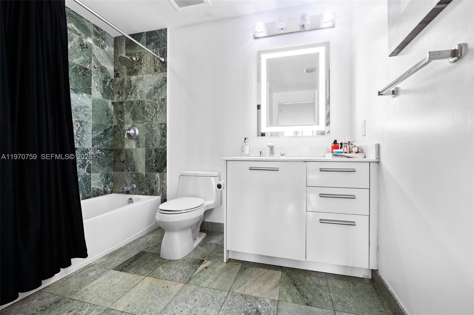 1050 Brickell Ave #1014, Miami FL 33131