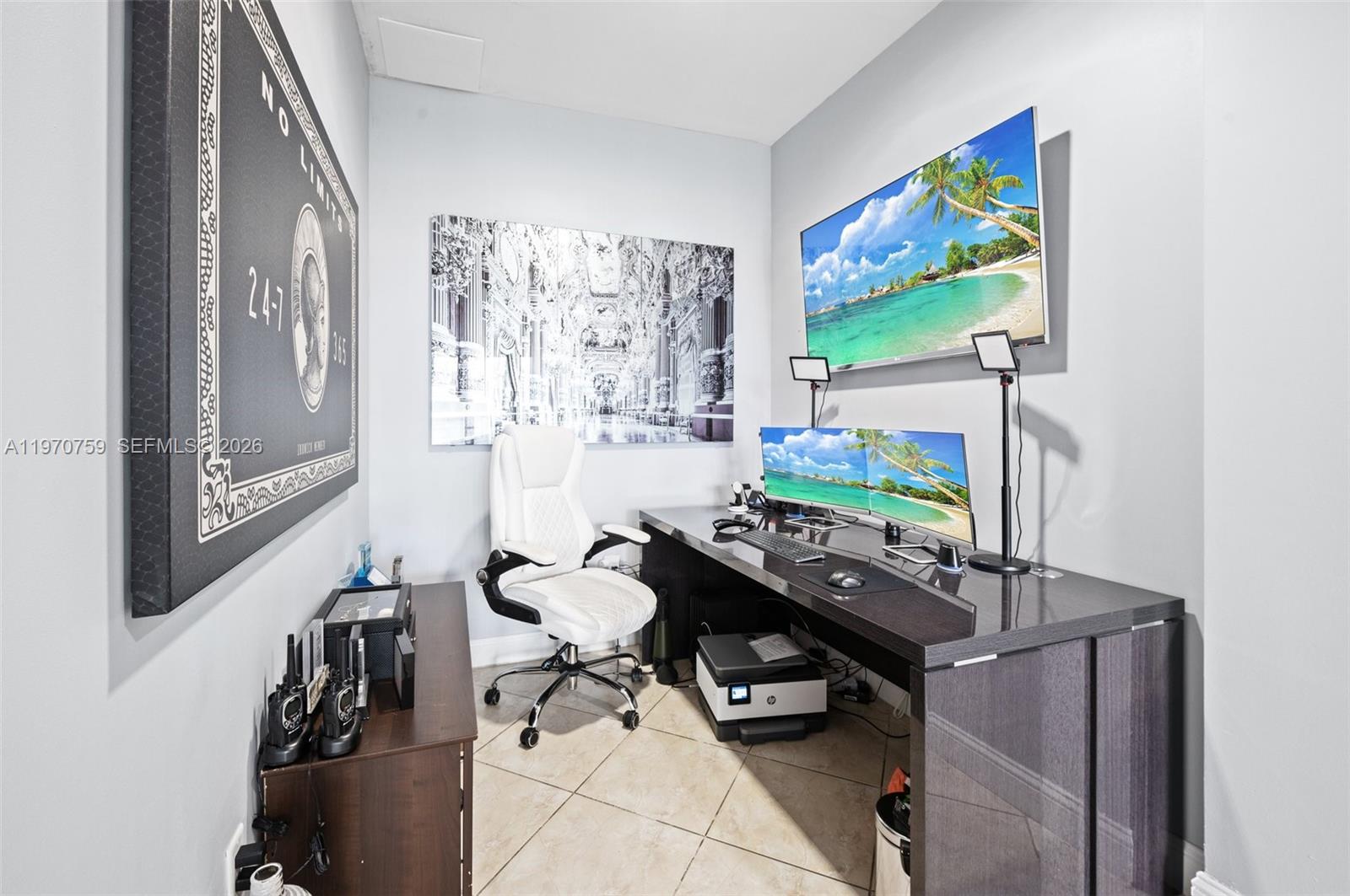 1050 Brickell Ave #1014, Miami FL 33131