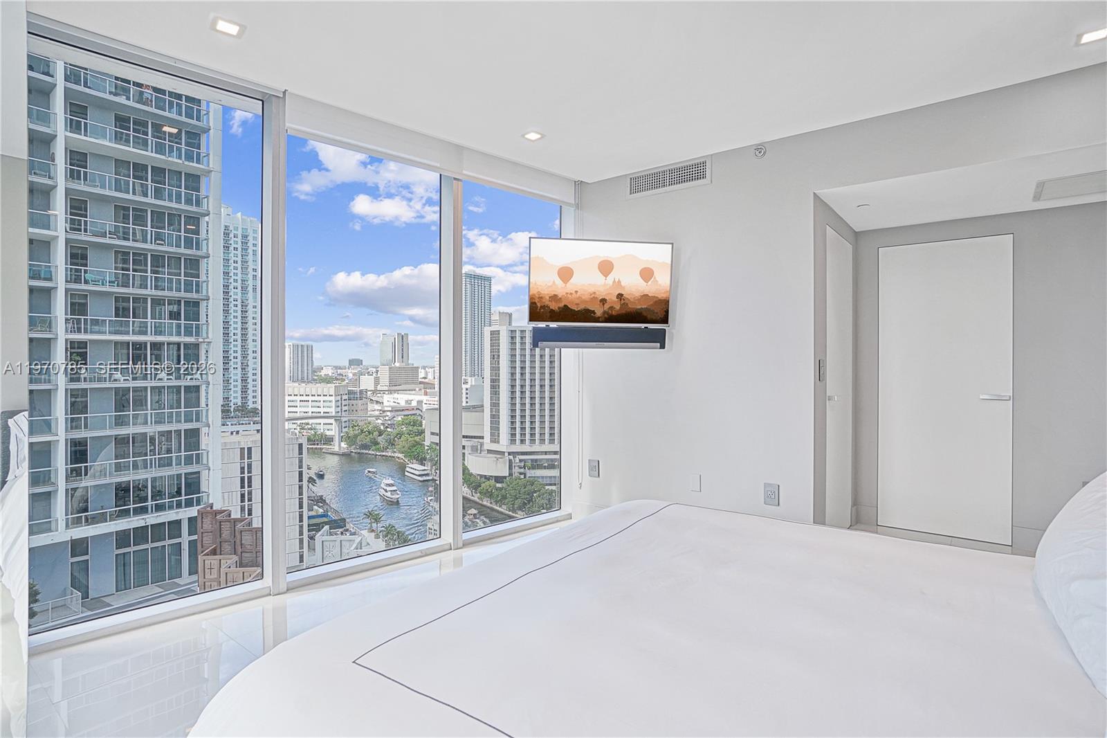 475 Brickell Ave #1913, Miami FL 33131
