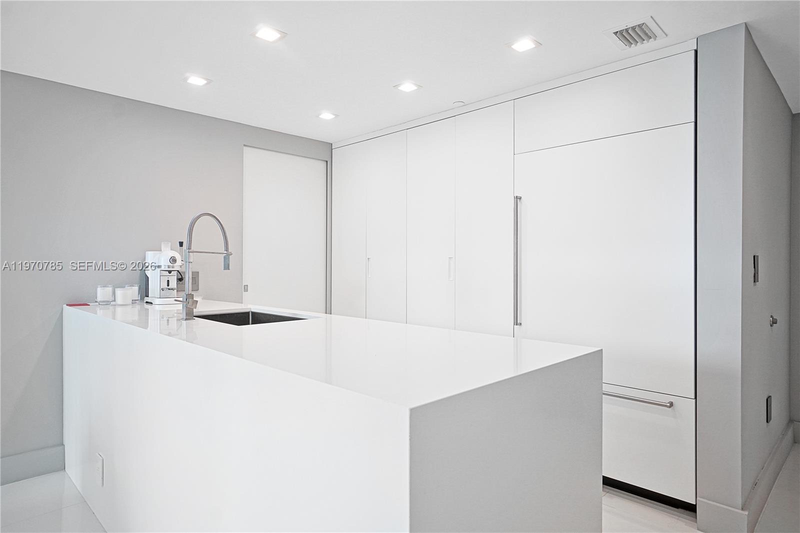 475 Brickell Ave #1913, Miami FL 33131