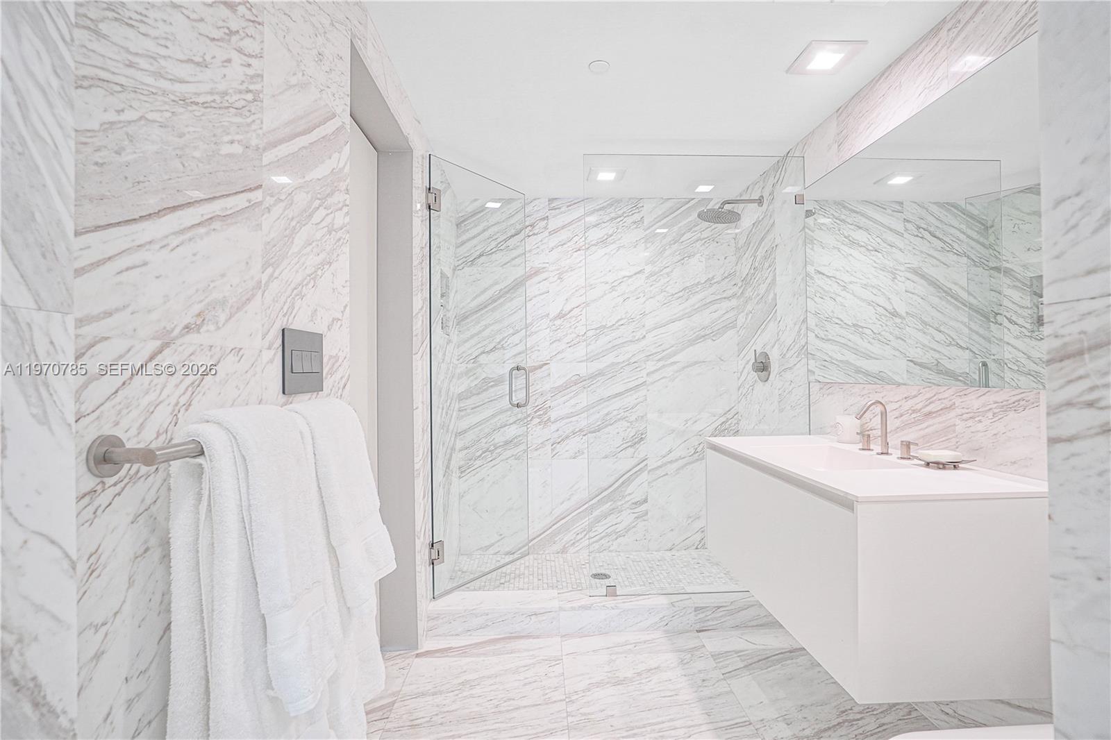 475 Brickell Ave #1913, Miami FL 33131