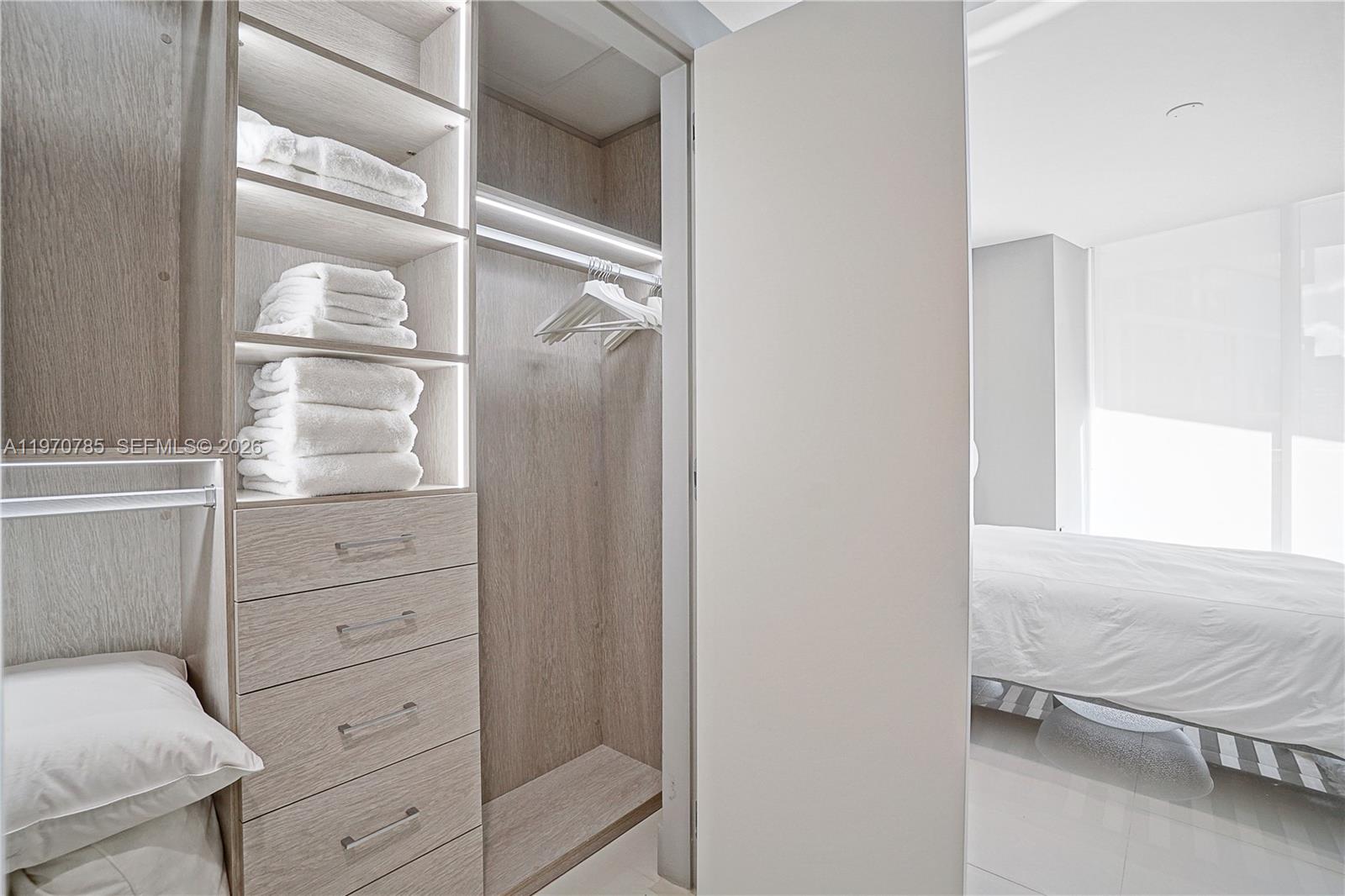 475 Brickell Ave #1913, Miami FL 33131