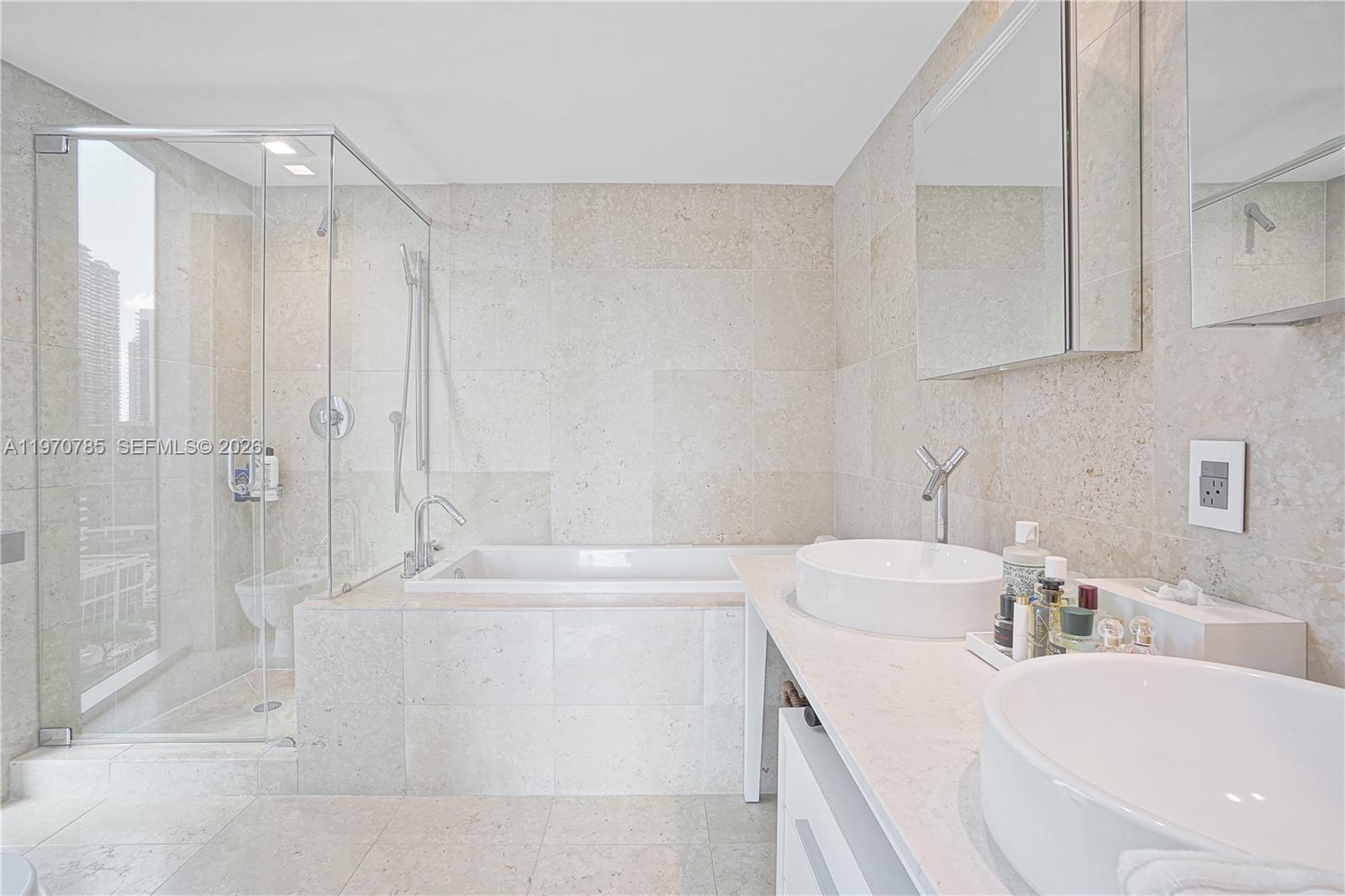 475 Brickell Ave #1913, Miami FL 33131