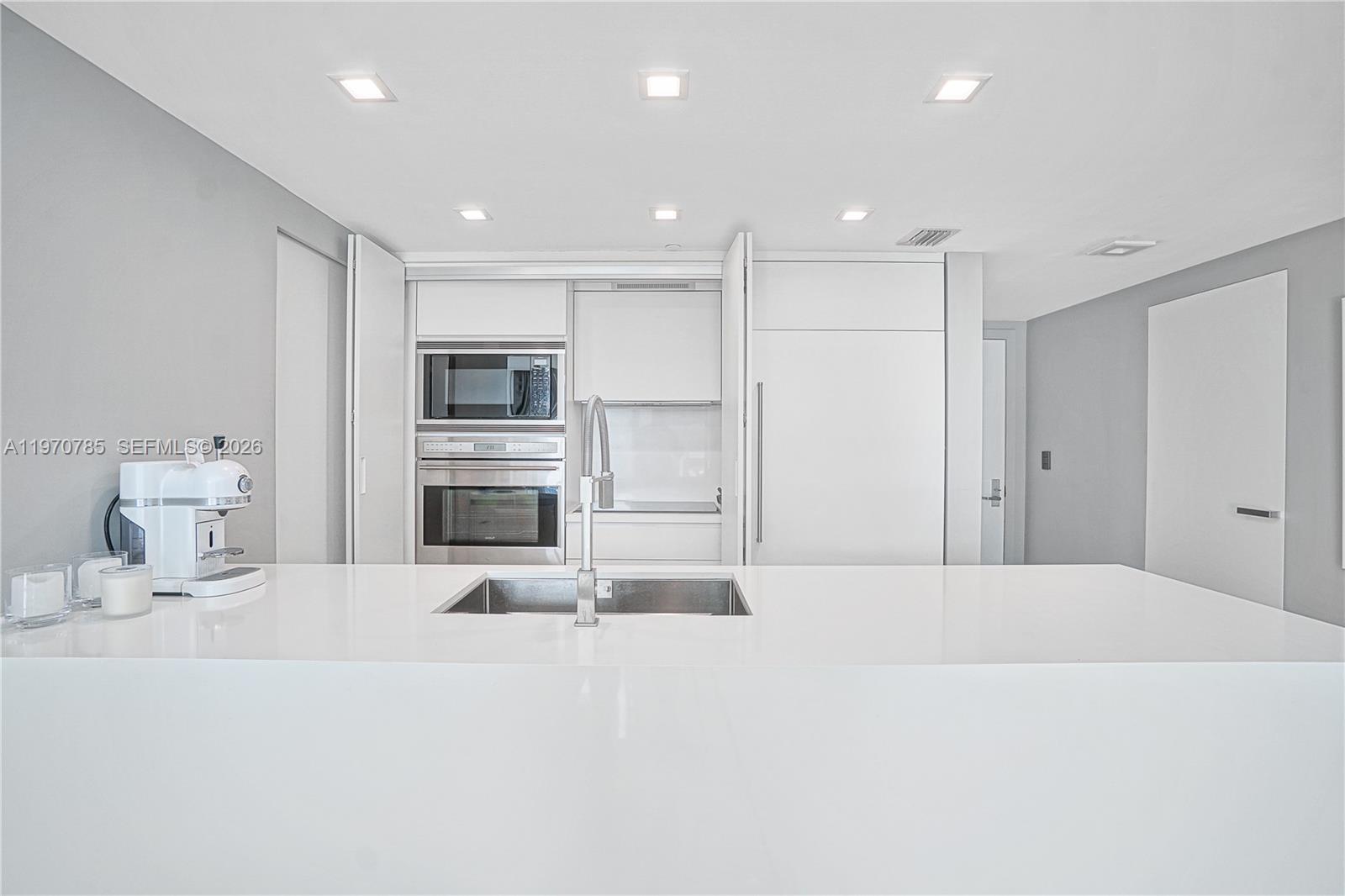 475 Brickell Ave #1913, Miami FL 33131