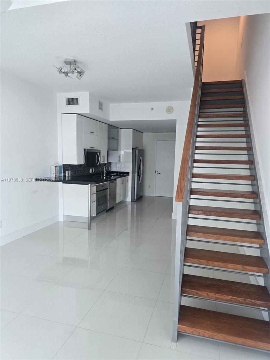 60 SW 13th St #3218, Miami FL 33130