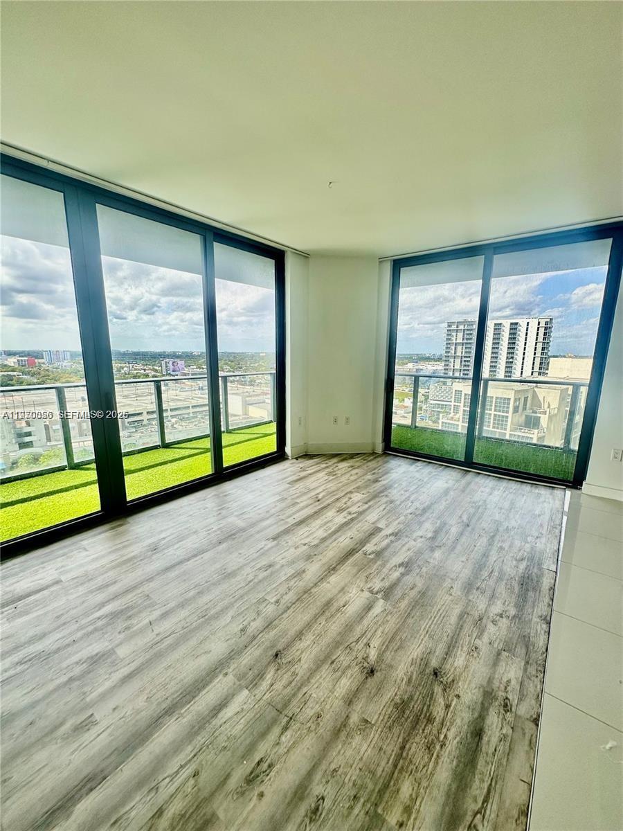 121 NE 34th St #1416, Miami FL 33137