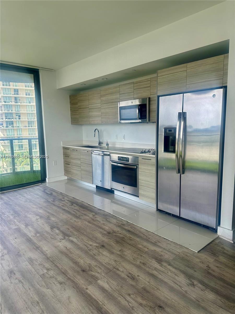 121 NE 34th St #1416, Miami FL 33137
