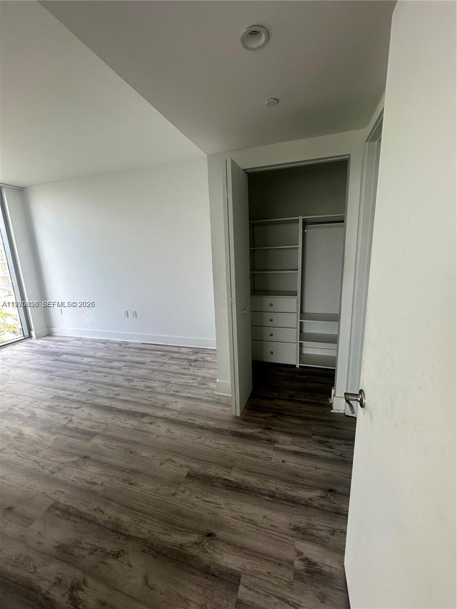 121 NE 34th St #1416, Miami FL 33137