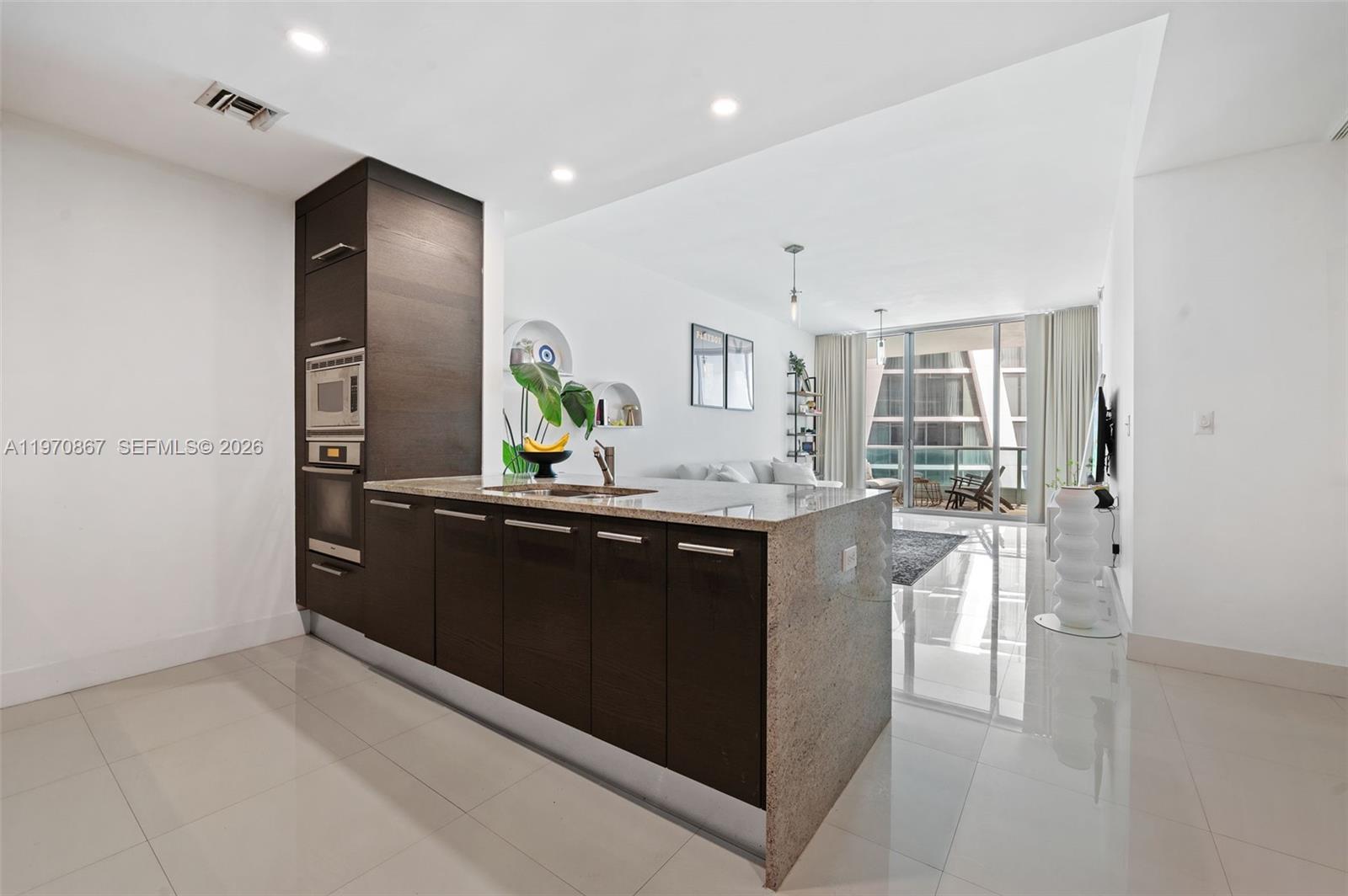 900 Biscayne Blvd #3110, Miami FL 33132
