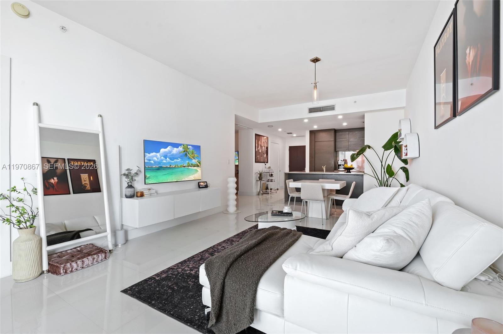 900 Biscayne Blvd #3110, Miami FL 33132