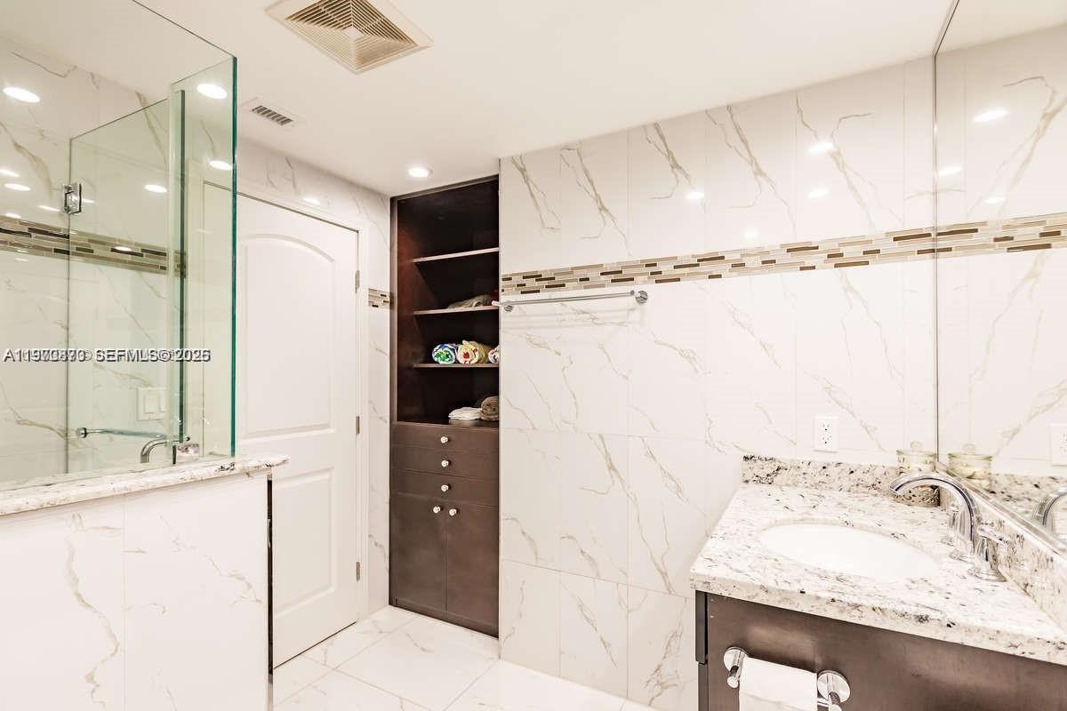 Bal Harbour FL 33154 - A11970873