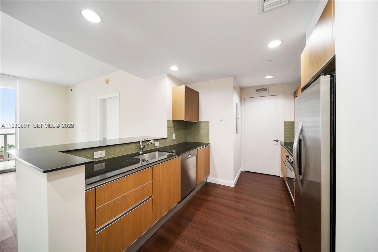 1060 Brickell Ave #1605, Miami FL 33131