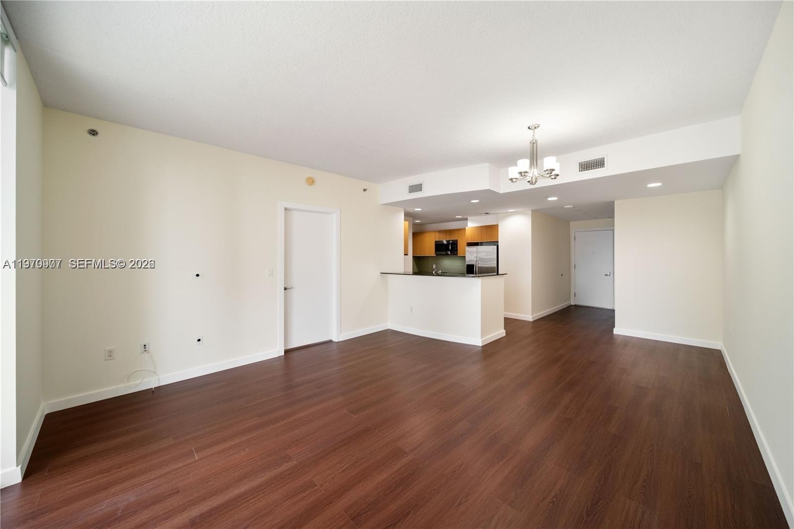 1060 Brickell Ave #1605, Miami FL 33131