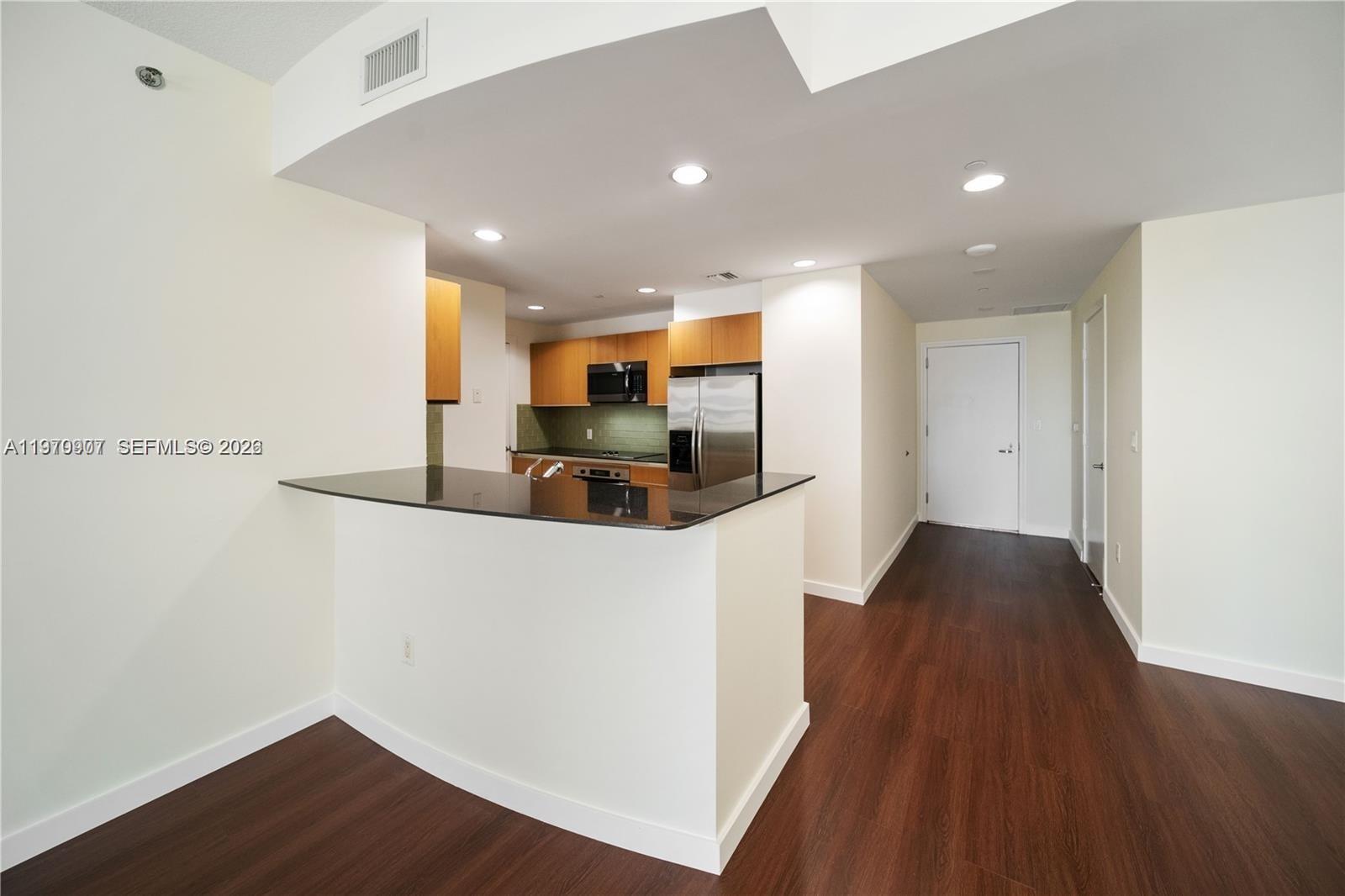 1060 Brickell Ave #1605, Miami FL 33131