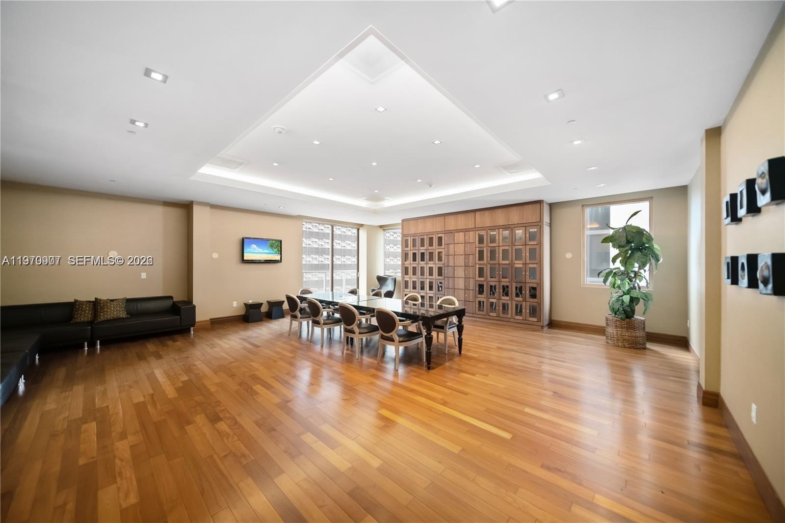 1060 Brickell Ave #1605, Miami FL 33131