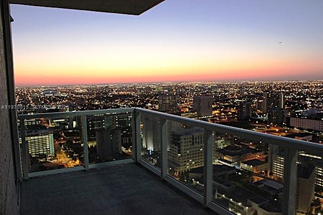 253 NE 2nd St #4303, Miami FL 33132