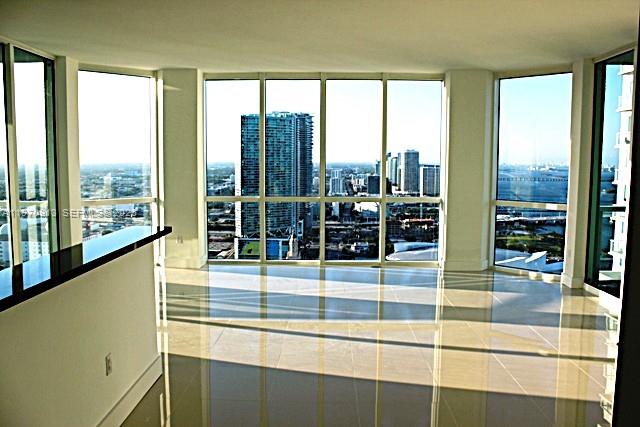 253 NE 2nd St #4303, Miami FL 33132