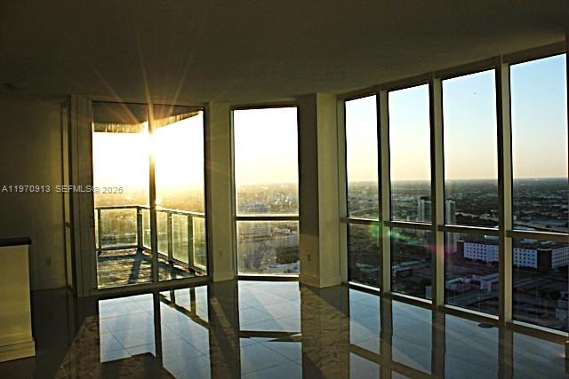 253 NE 2nd St #4303, Miami FL 33132