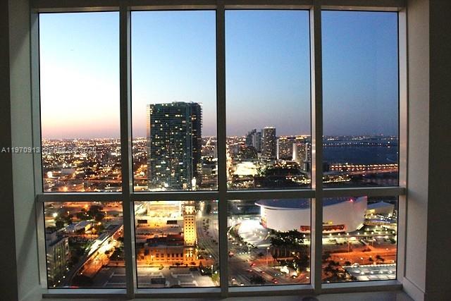 253 NE 2nd St #4303, Miami FL 33132