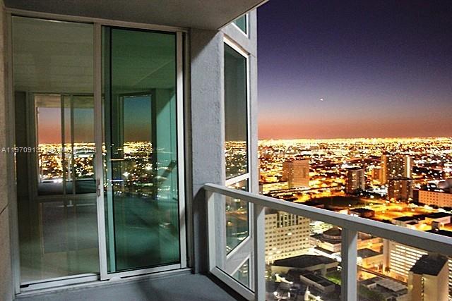 253 NE 2nd St #4303, Miami FL 33132