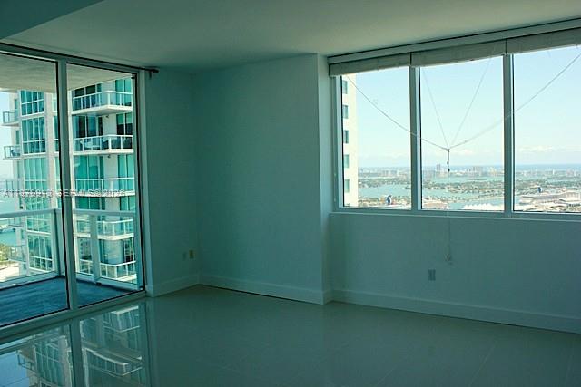 253 NE 2nd St #4303, Miami FL 33132