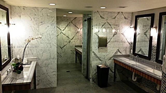 253 NE 2nd St #4303, Miami FL 33132