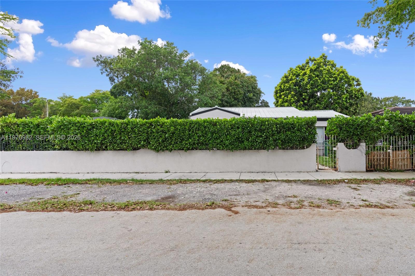 700 SW 44th Pl, Miami FL 33134
