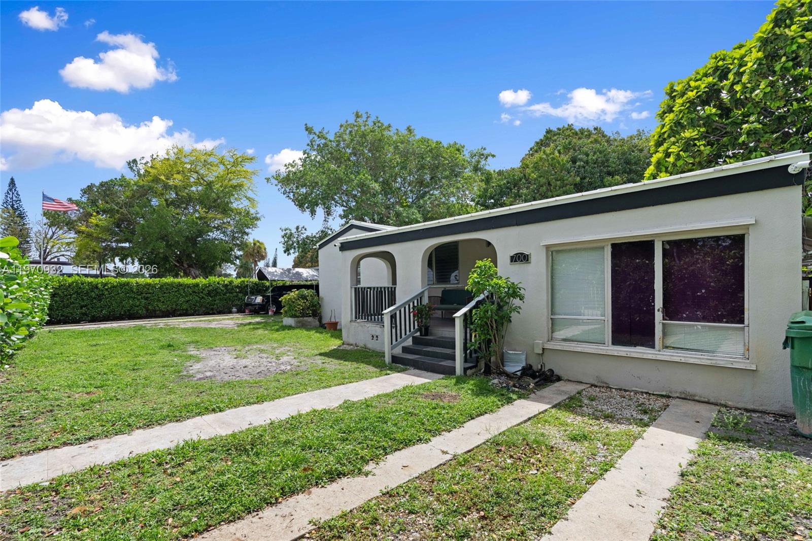 700 SW 44th Pl, Miami FL 33134