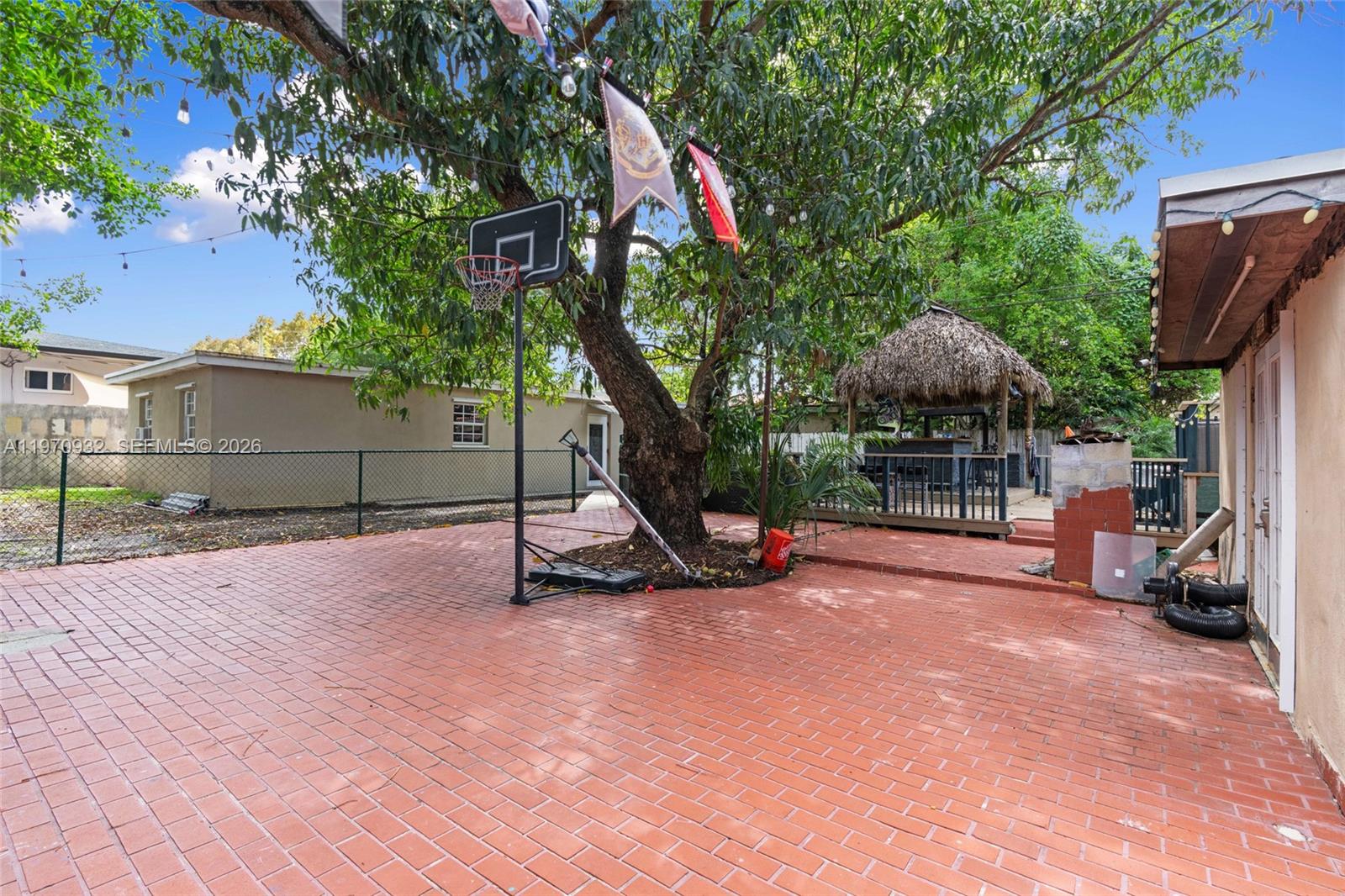 700 SW 44th Pl, Miami FL 33134