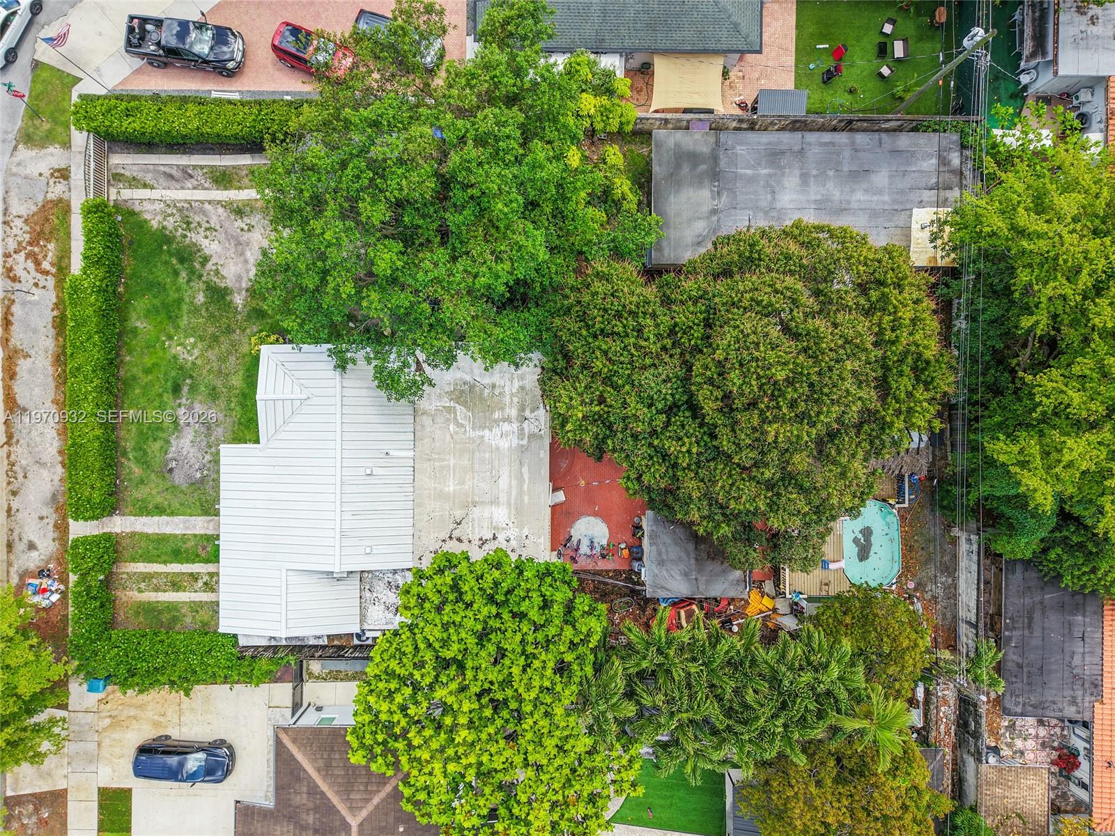700 SW 44th Pl, Miami FL 33134