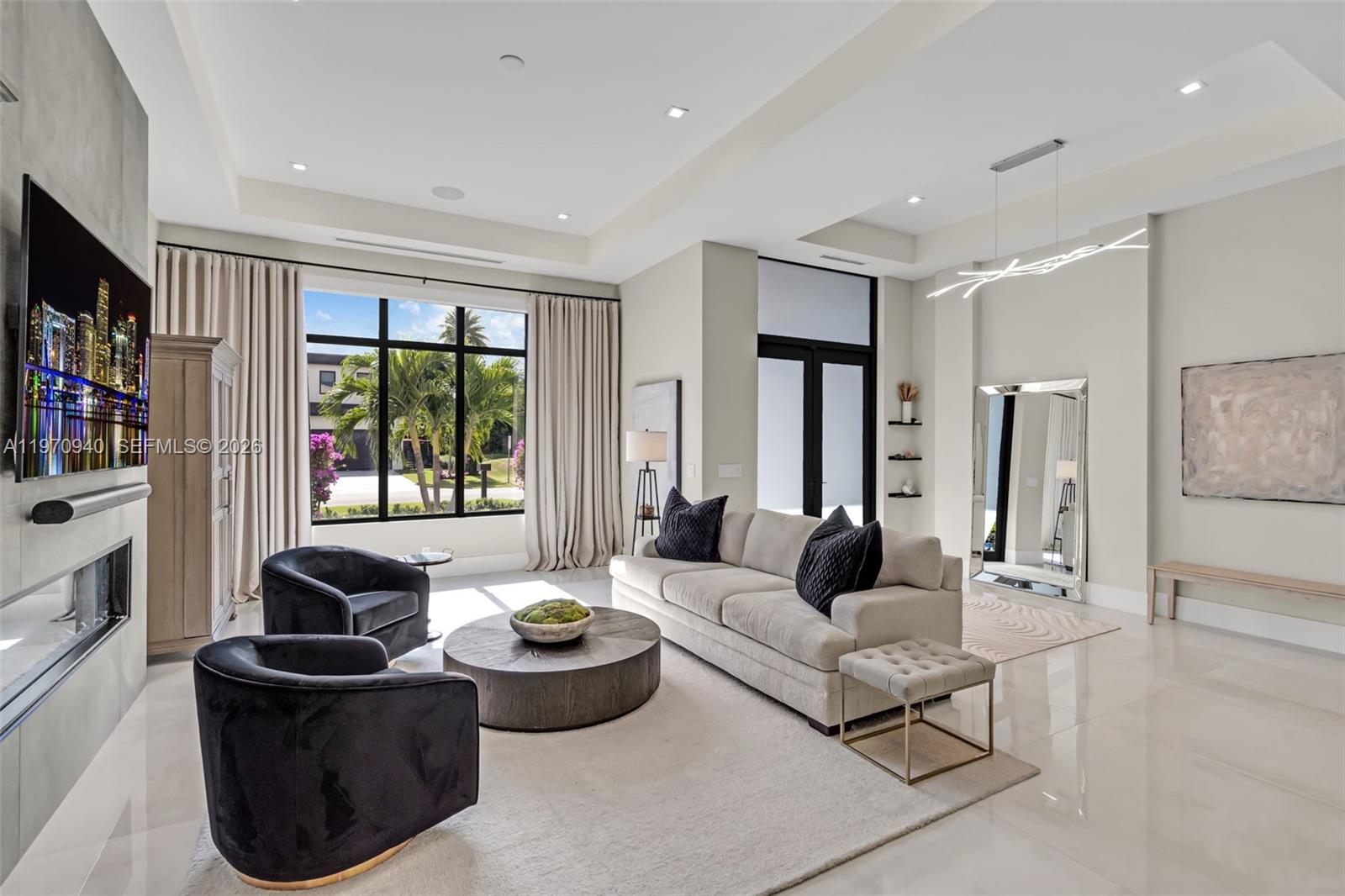 225 NE 3rd St, Boca Raton FL 33432