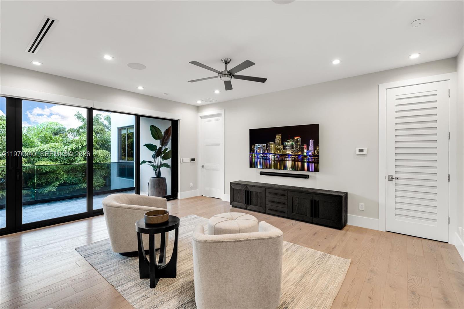 225 NE 3rd St, Boca Raton FL 33432