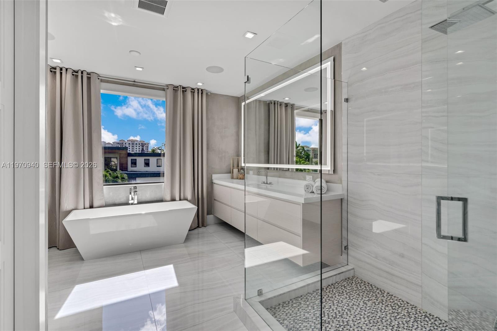 225 NE 3rd St, Boca Raton FL 33432