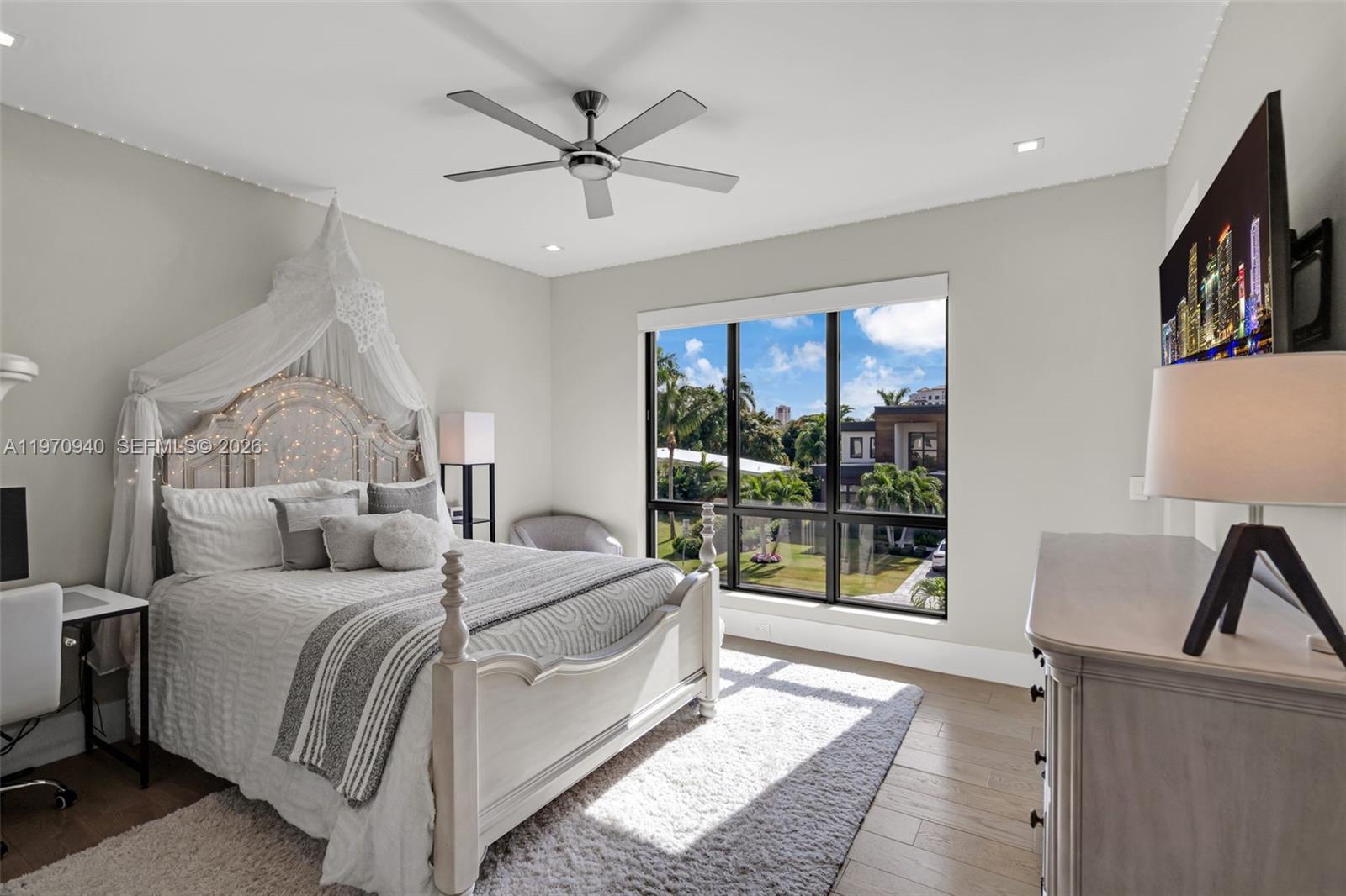 225 NE 3rd St, Boca Raton FL 33432