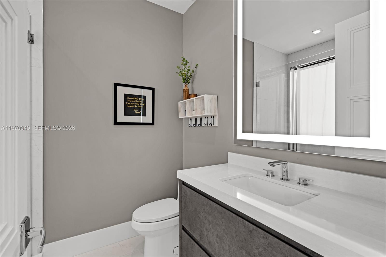 225 NE 3rd St, Boca Raton FL 33432