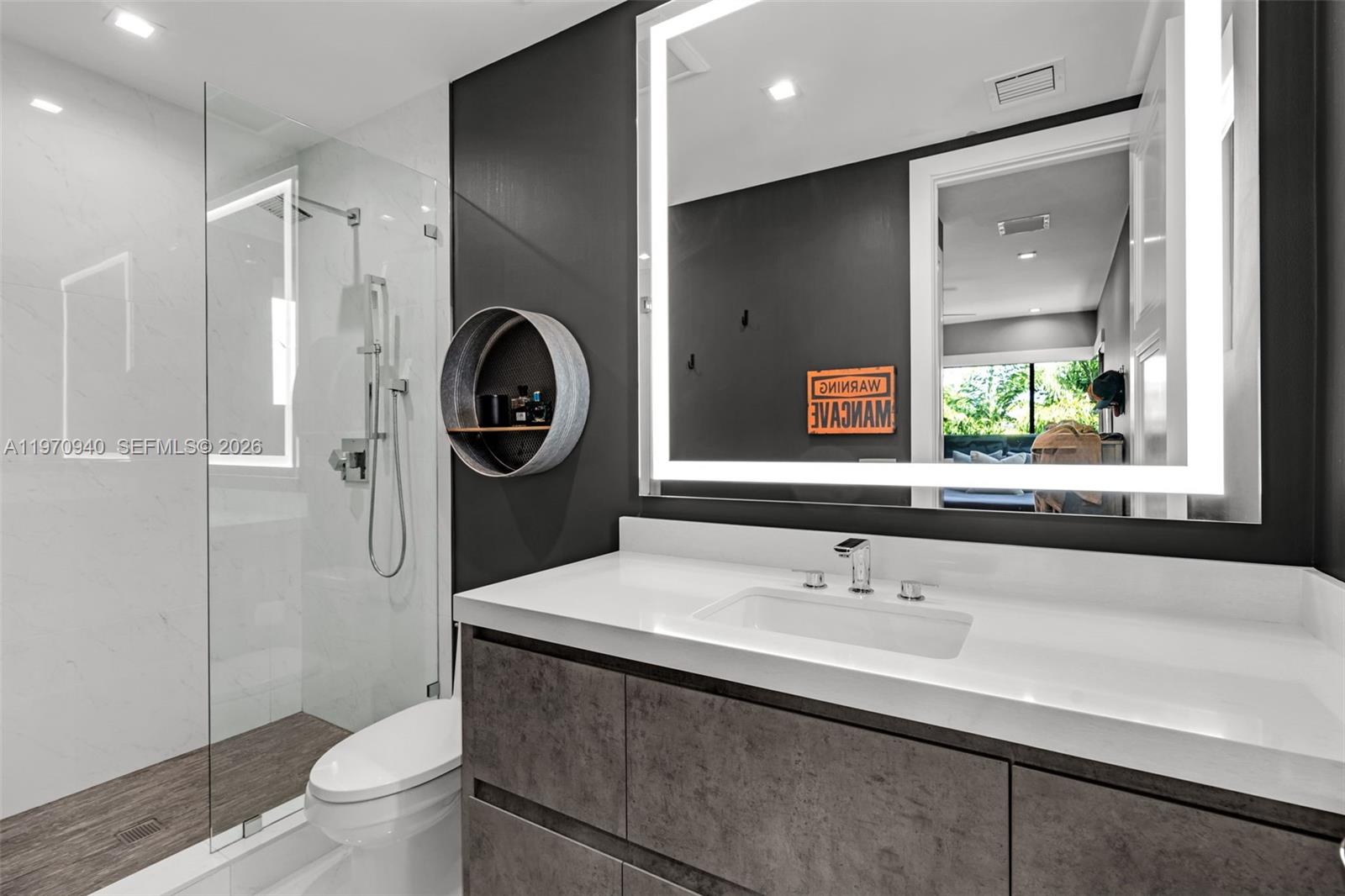 225 NE 3rd St, Boca Raton FL 33432