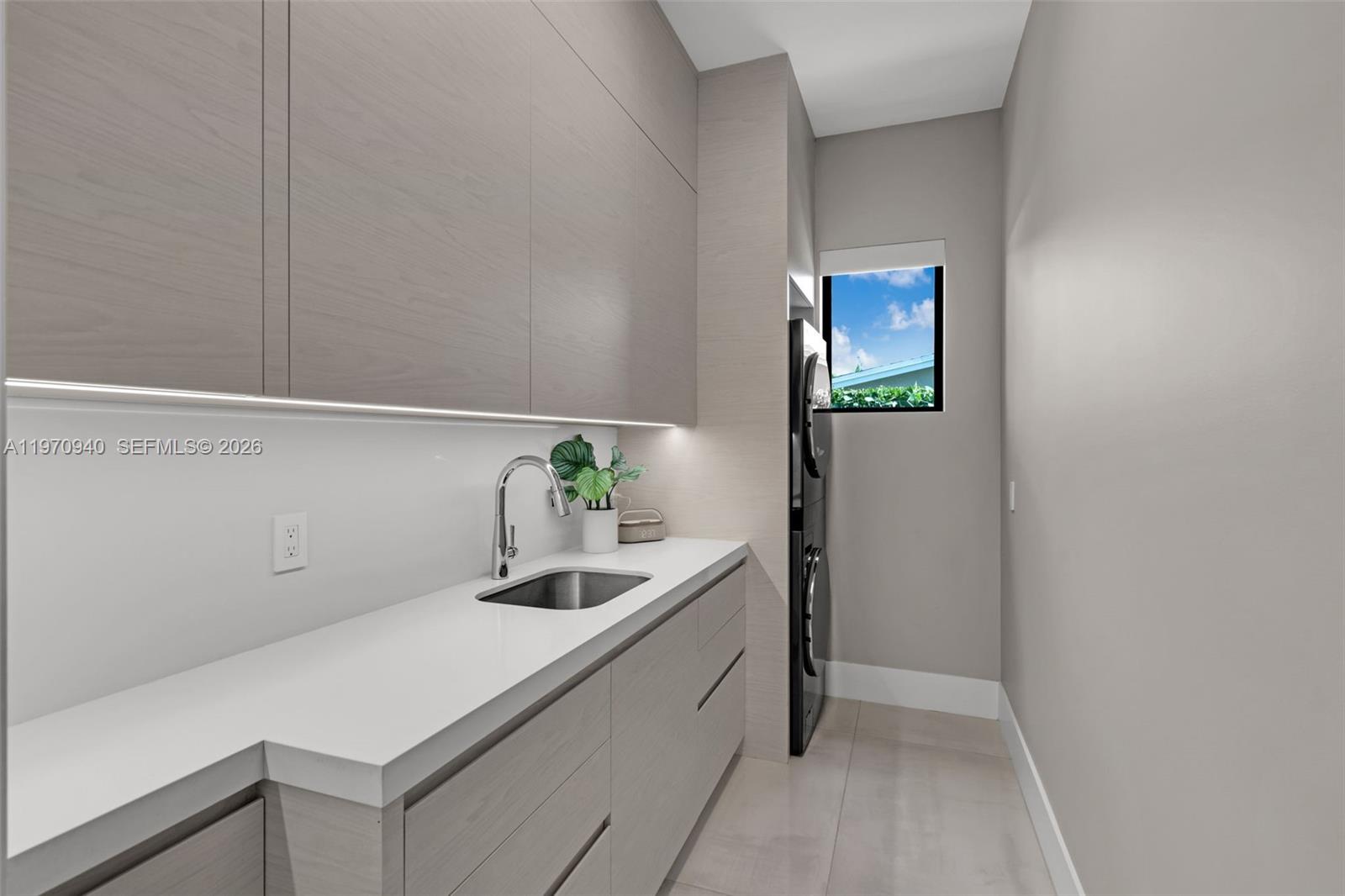 225 NE 3rd St, Boca Raton FL 33432