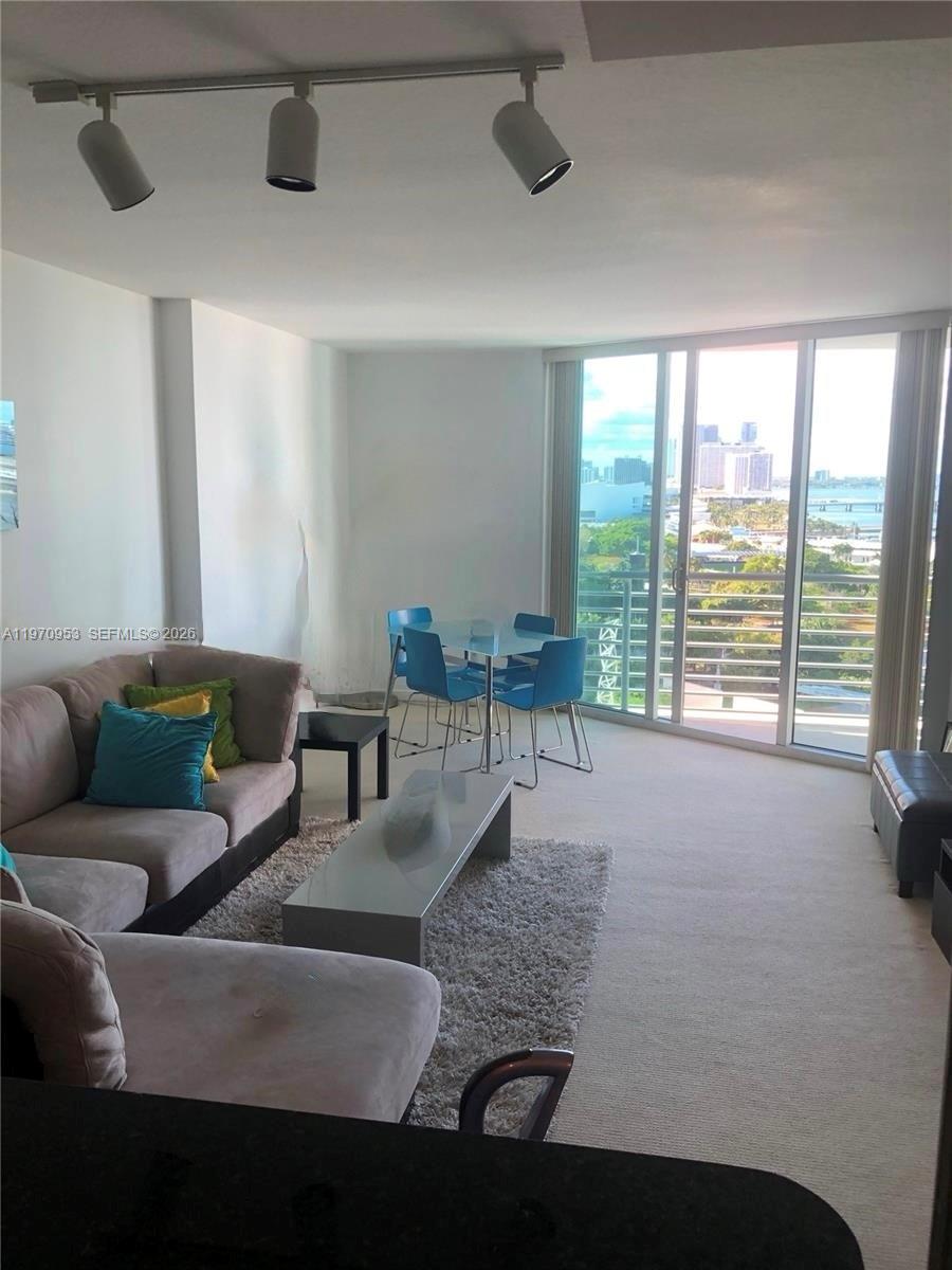 325 S Biscayne Blvd #2016, Miami FL 33131