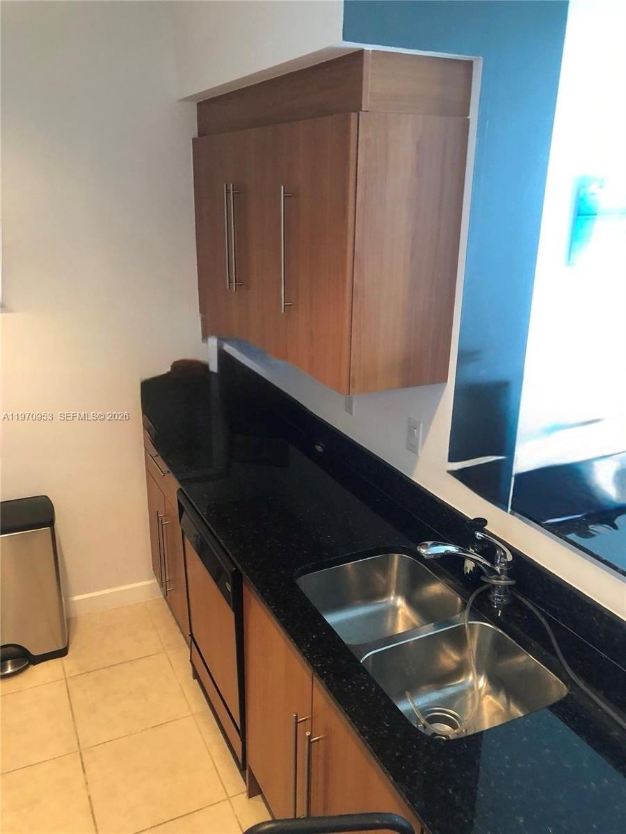 325 S Biscayne Blvd #2016, Miami FL 33131