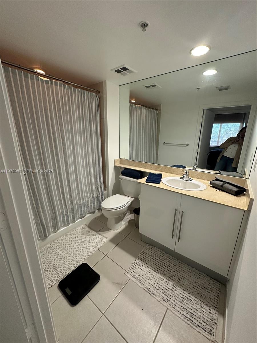 325 S Biscayne Blvd #2016, Miami FL 33131