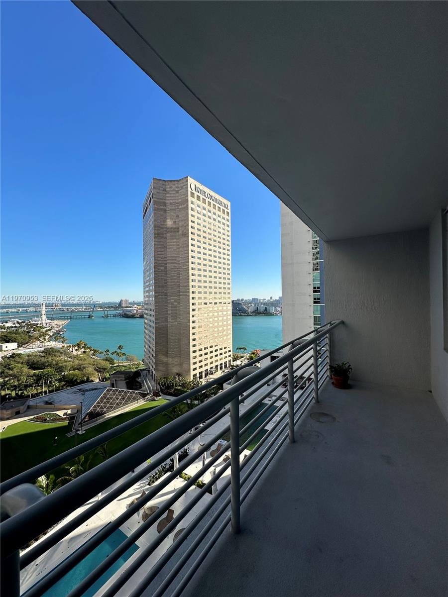 325 S Biscayne Blvd #2016, Miami FL 33131