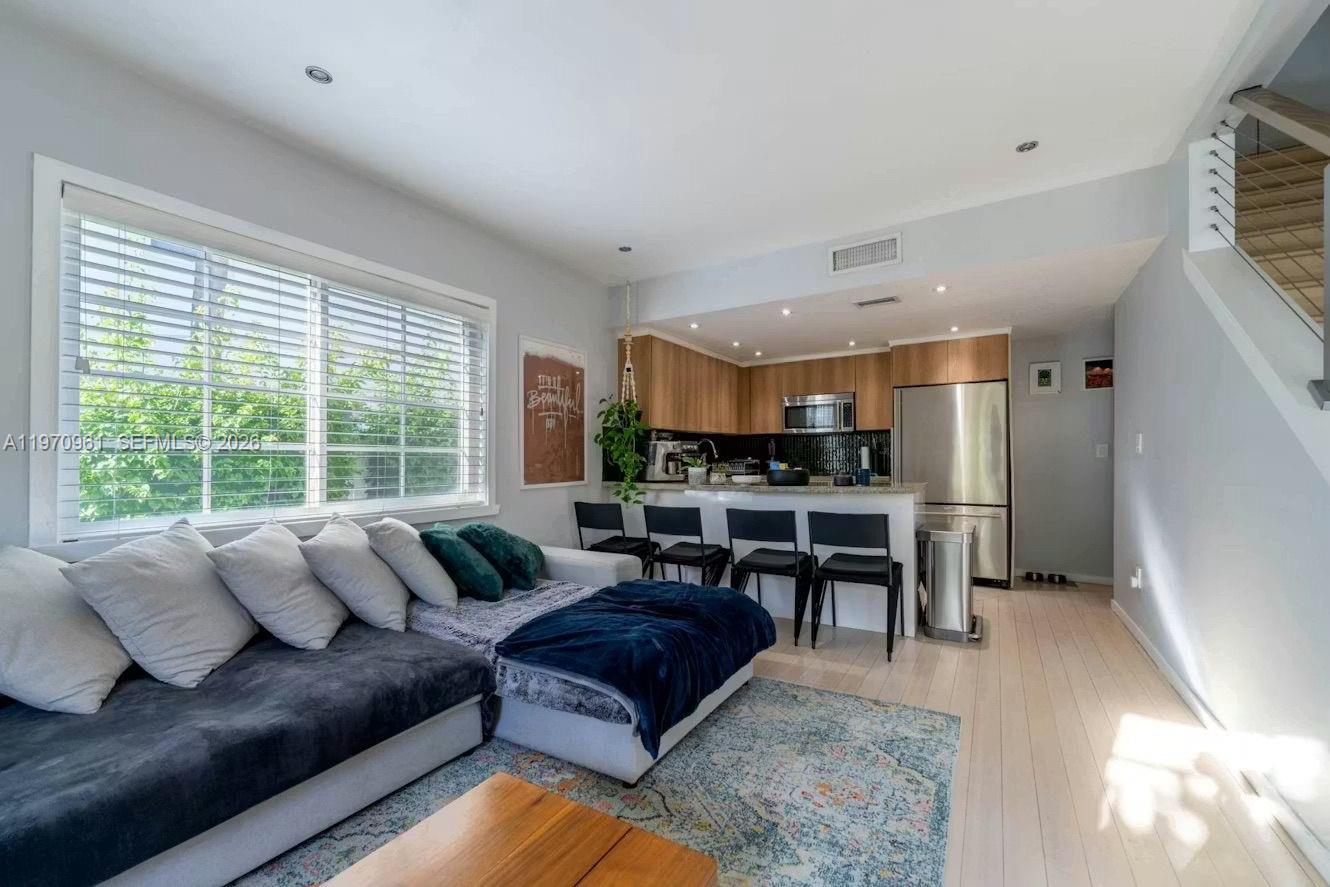 1061 Michigan Ave #4, Miami Beach FL 33139