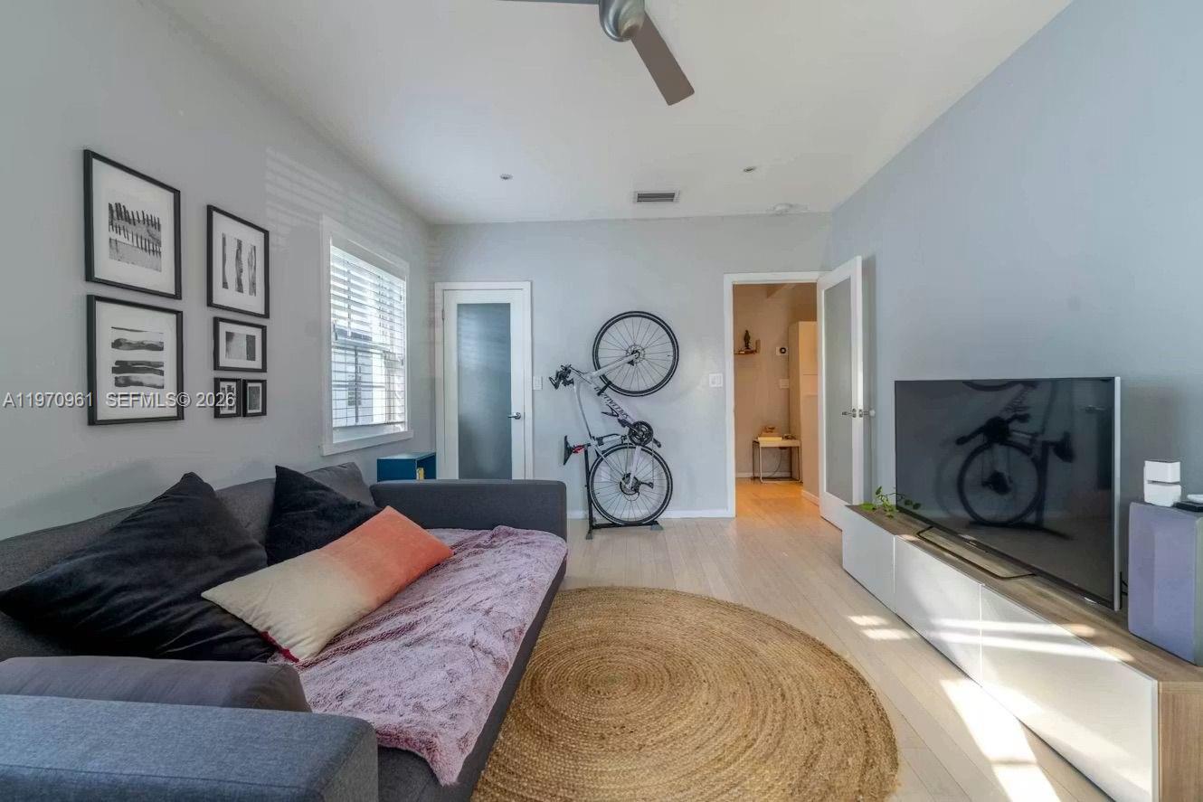 1061 Michigan Ave #4, Miami Beach FL 33139