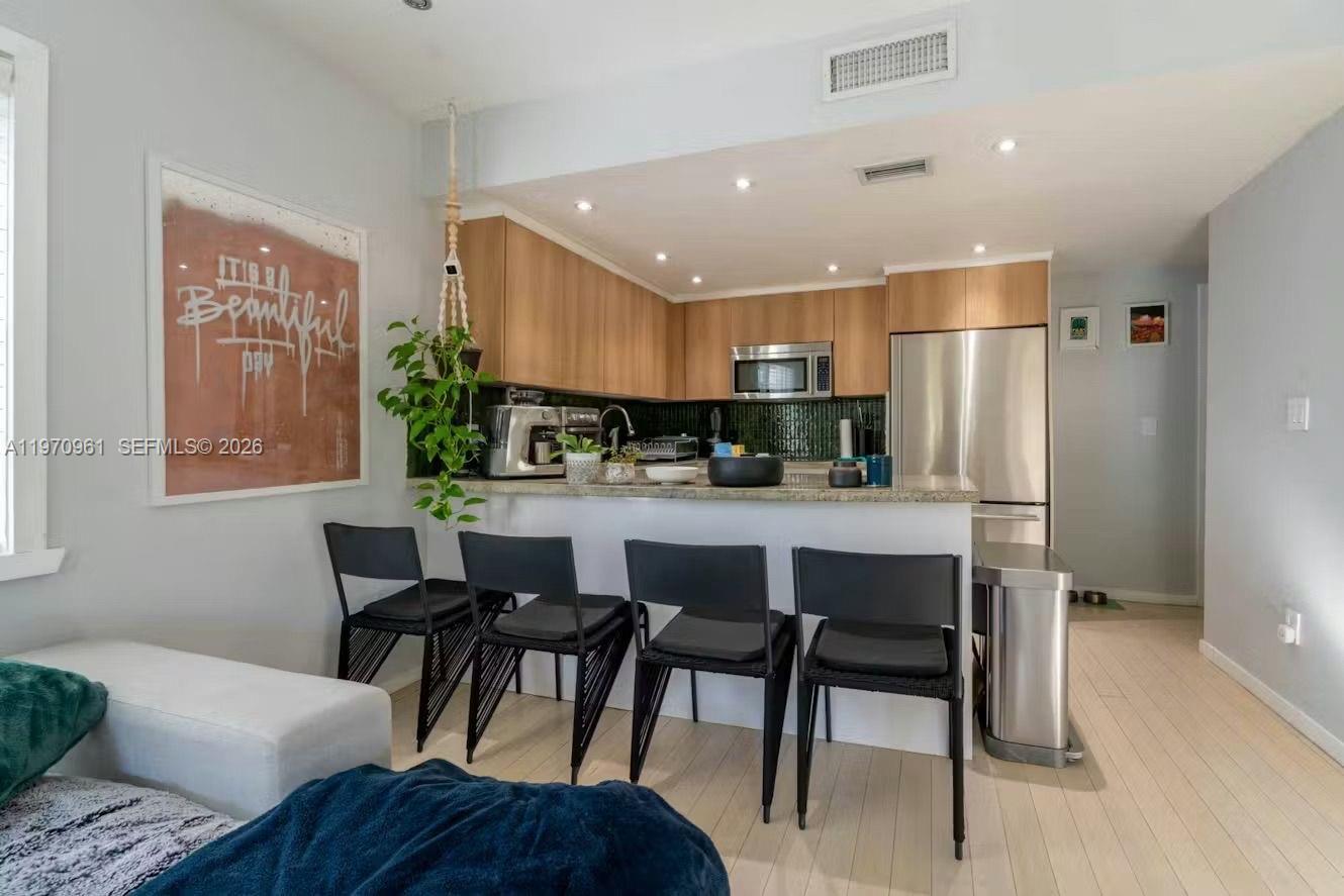 1061 Michigan Ave #4, Miami Beach FL 33139